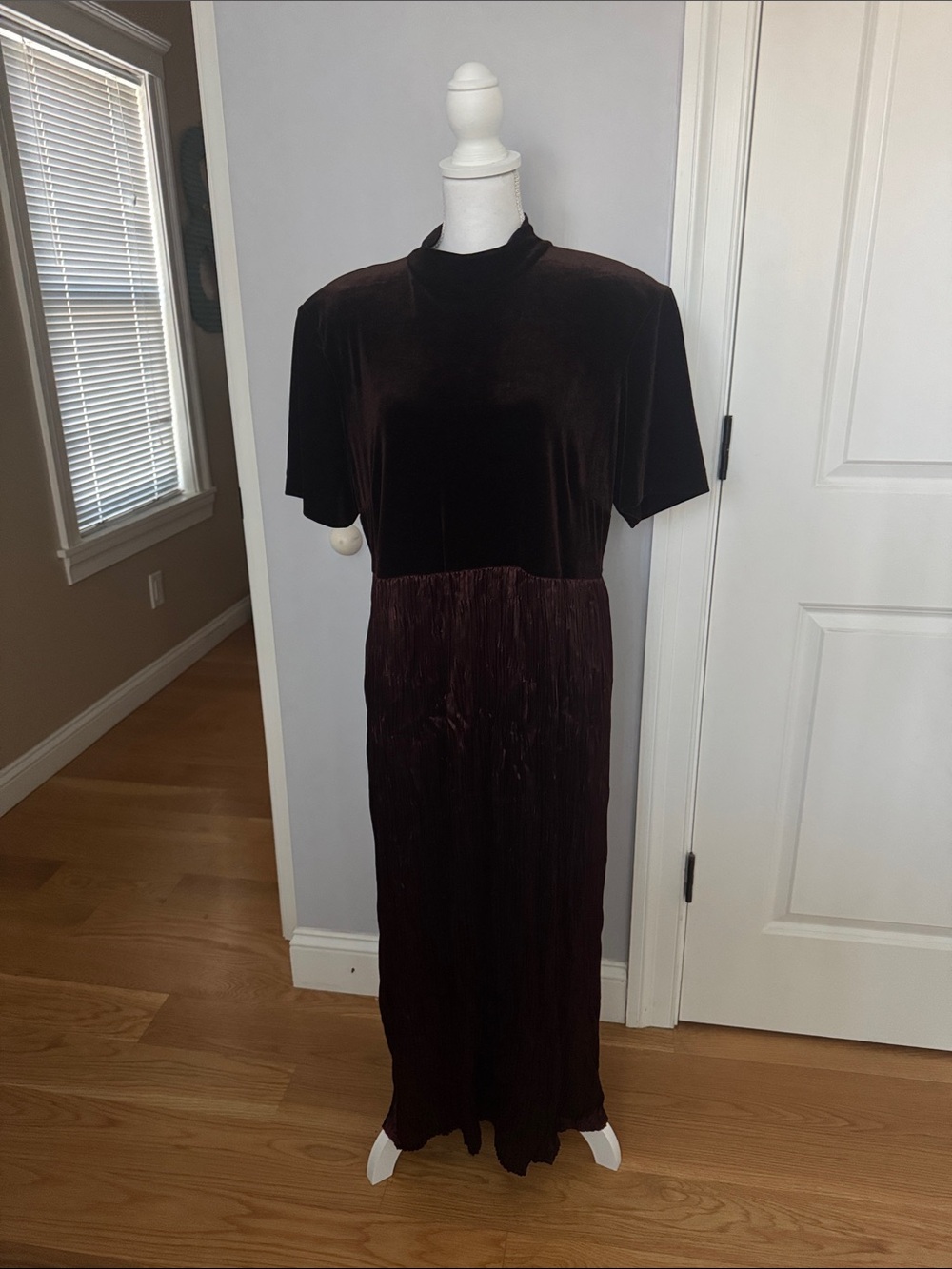Velvet & Crinkle Maxi Dress in Chocolate Brown